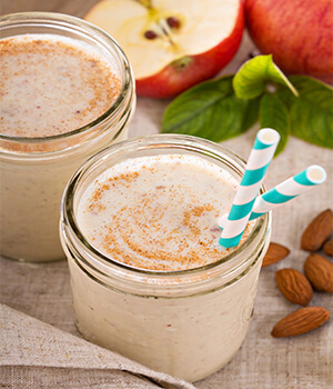 Recept na ranné Maca Latte pre zvýšenie energie 3 Benefity maca latte smootie nápoja