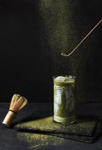 Pôvod a história spiruliny: Cesta zázračnej riasy 4 Pôvod a história spiruliny: Cesta k zázračnej riasy